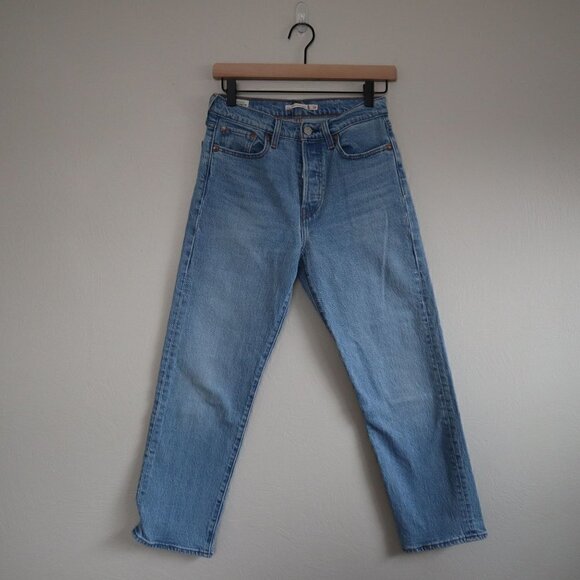 Levi's Wedgie Straight Medium Wash Size 26 - Picture 1 of 6